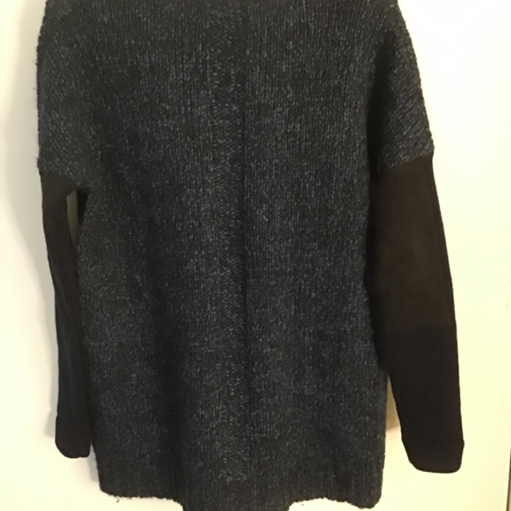 Ellie Tahari sweater - Picture 2 of 6
